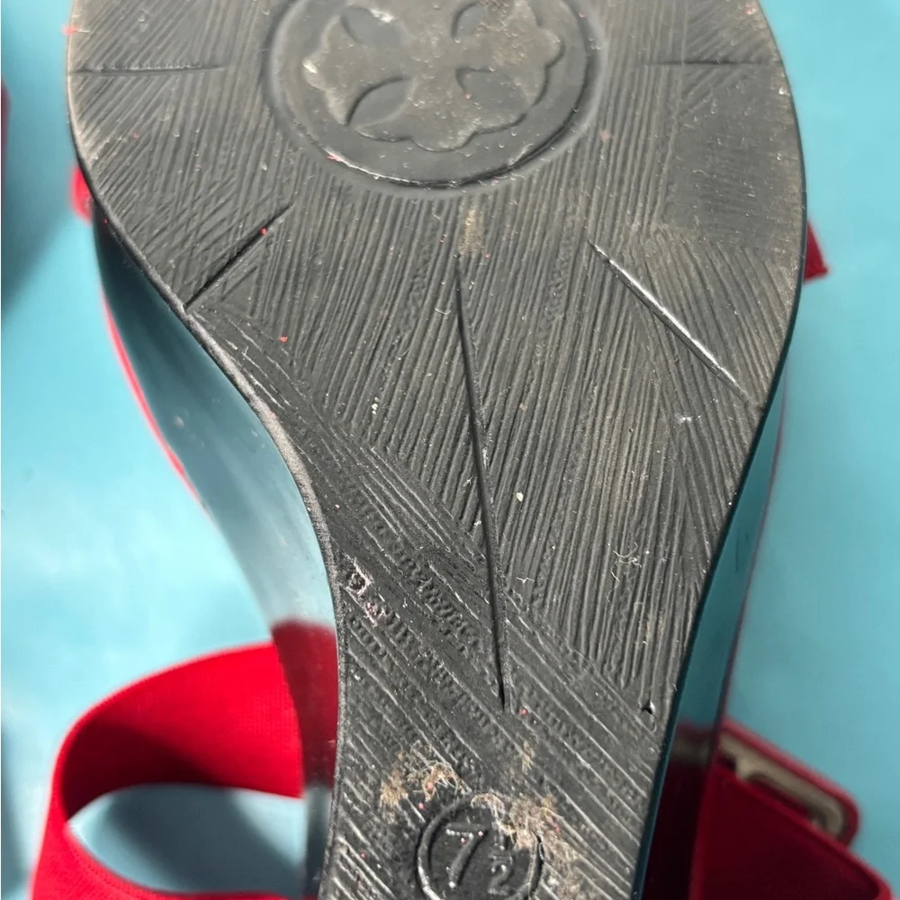 Charles By Charles David Red Patent Platform Sandals Size 7.5 - Picture 12 of 16